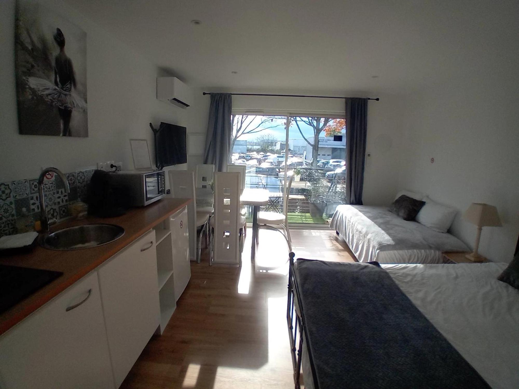 Appart'Hotel Le Clos Lassagne A Brignais - Lyon Sud Екстер'єр фото